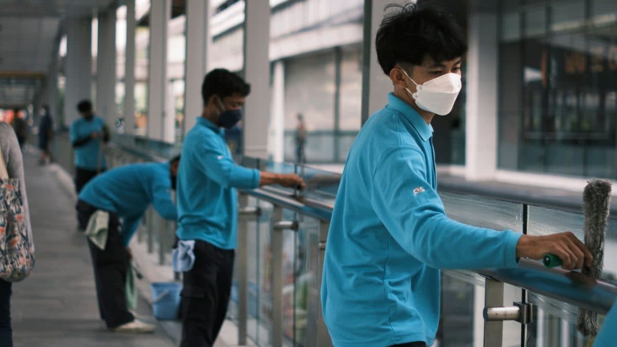 Vệ sinh sau xây dựng: quy trình 7 bước, hạng mục và cách tính giá