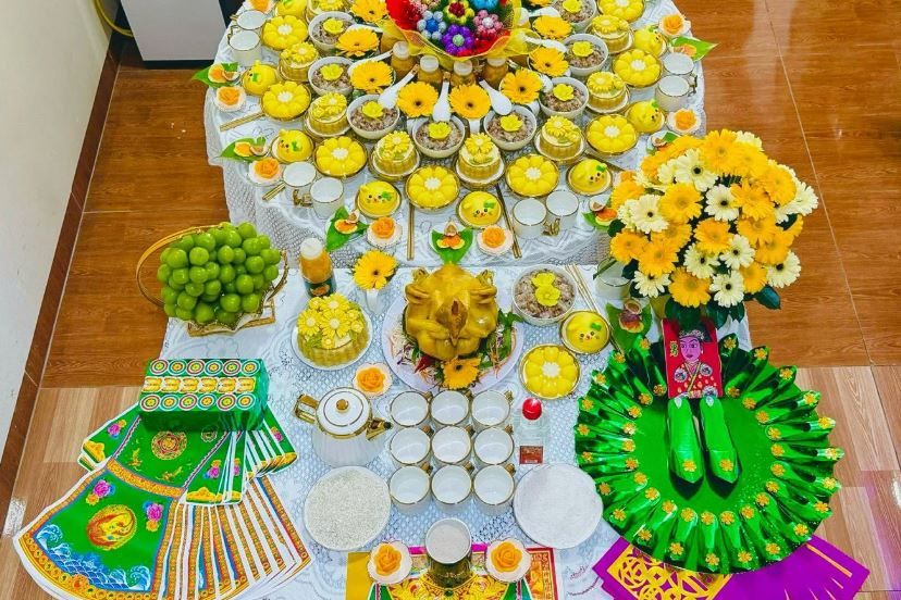 Mâm cúng đầy tháng bé trai với 12 phần chè xôi dâng 12 Bà Mụ