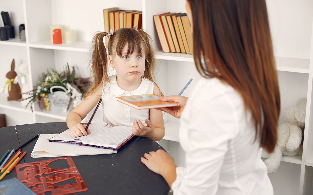 Dịch vụ gia sư trông trẻ kết hợp — toàn diện