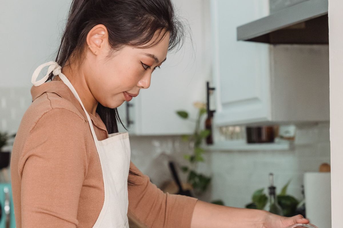 Thuê người nấu ăn tại nhà chuẩn bị bữa cơm gia đình