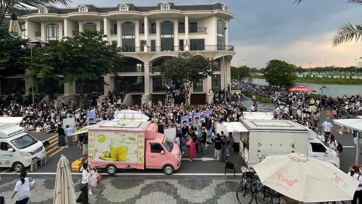 Tinh Hà Say Hi tại Van Phuc City: fan đổ về, Ting Story kín khách